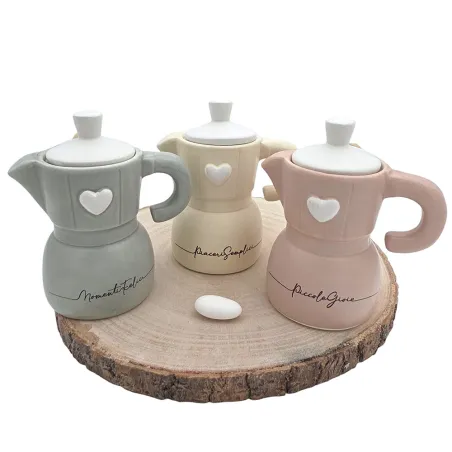 Bomboniera Moka “Arys” in Porcellana con Cuore Bianco – 3 Colori Assortiti (senza cucchiaino)