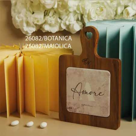 Bomboniera Claraluna Tagliere in Legno di Acacia – Decoro “Amore” + Frase Motivazionale (Scatola Botanica o Maiolica)