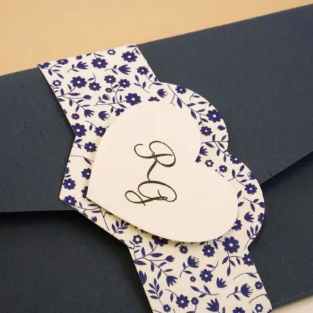 Partecipazione Matrimonio “Navy Chic & Cuore Porcellana Blu”